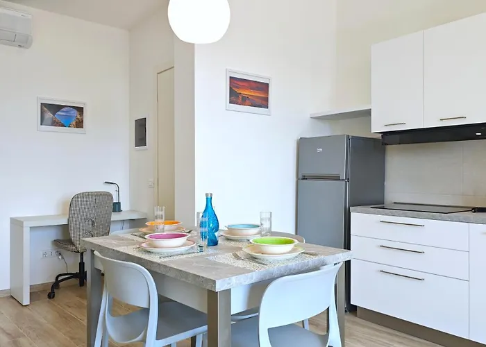 Hostdomus - Castelli Free Garage *