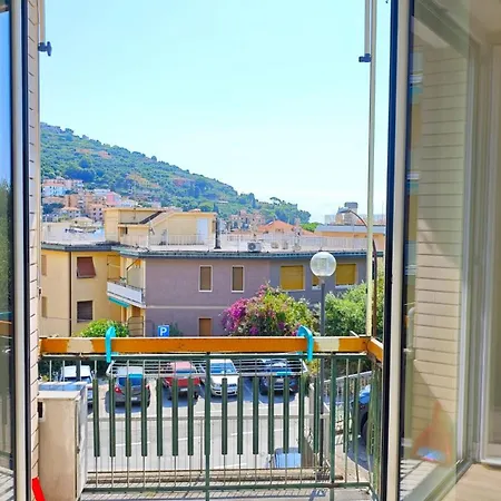 Appartamento Hostdomus - Castelli Free Garage *