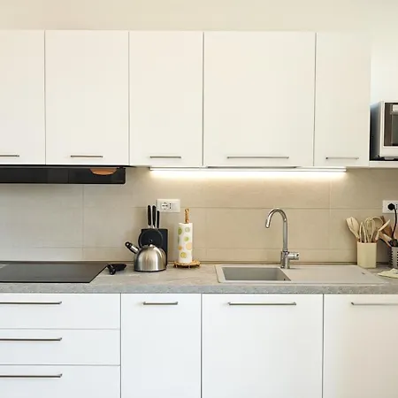 Hostdomus - Castelli Apartment-free Private Parking *