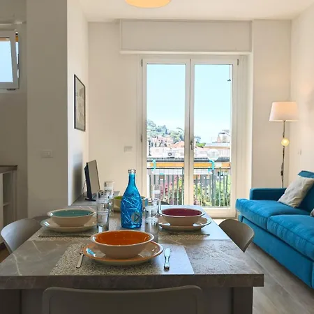 Apartamento Hostdomus - Castelli Apartment-free Private Parking *