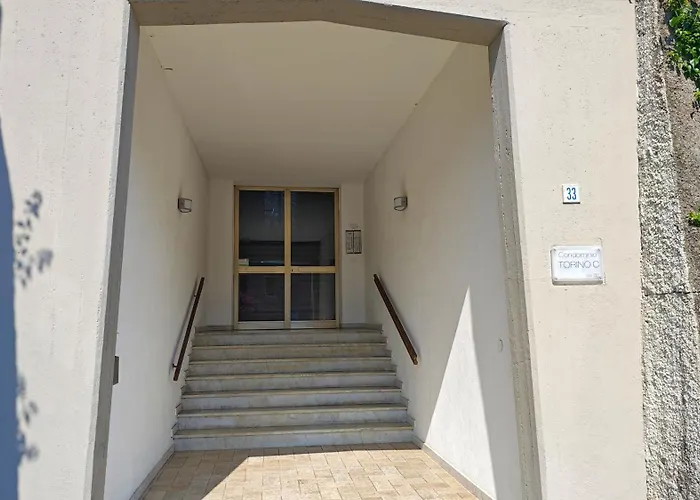 Hostdomus - Castelli Free Garage Apartman *
